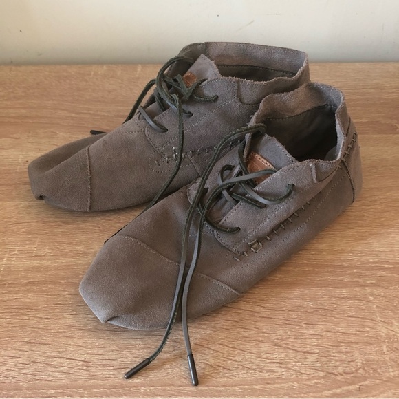 TOMS 391113 Suede Tribal Boots (size 10) - Picture 1 of 15